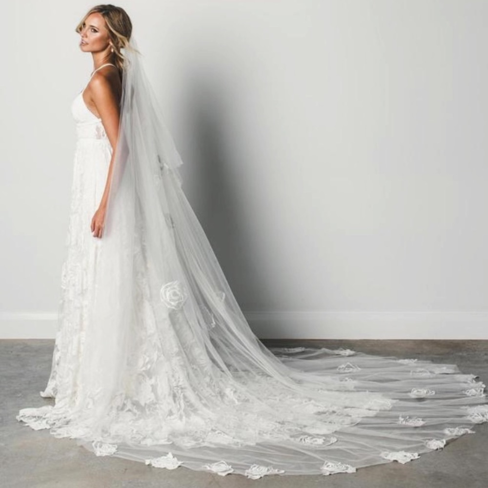 Grace Loves Lace Fleur Veil